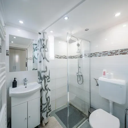 Szechenyi Belvarosban شقة ميسكولك